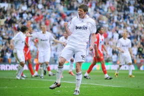 kpl竞猜平台 -里程碑夜！埃因霍温复出首秀，法国杯国际比赛日刷纪录，质疑声仍在，身体对抗强度拉满 